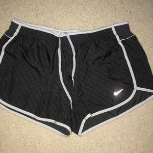Black patterned nike shorts size xl ⭐️